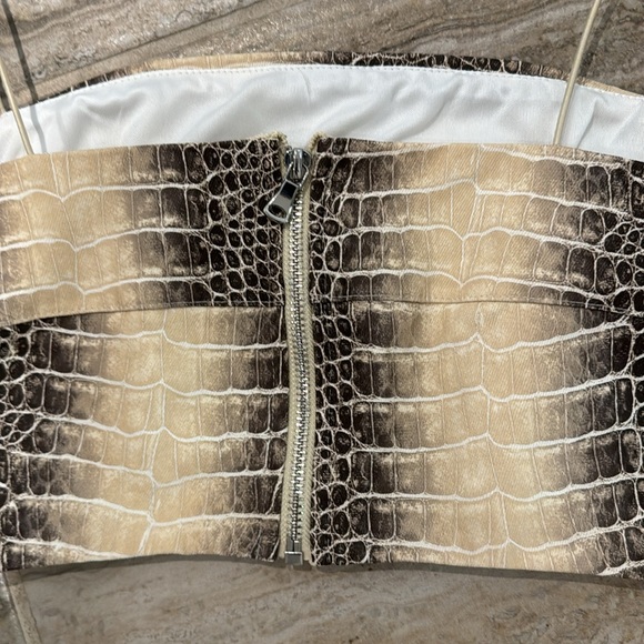 I.AM.GIA Seala Crop Top Size Medium - Picture 6 of 16